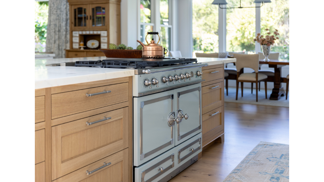Lucas Valley home oven and counter showcase